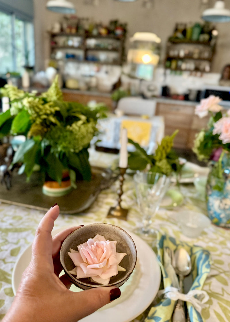 סדנת שזירת פרחים לעיצוב שולחן וואו | ביני בוקה + קרן שביט