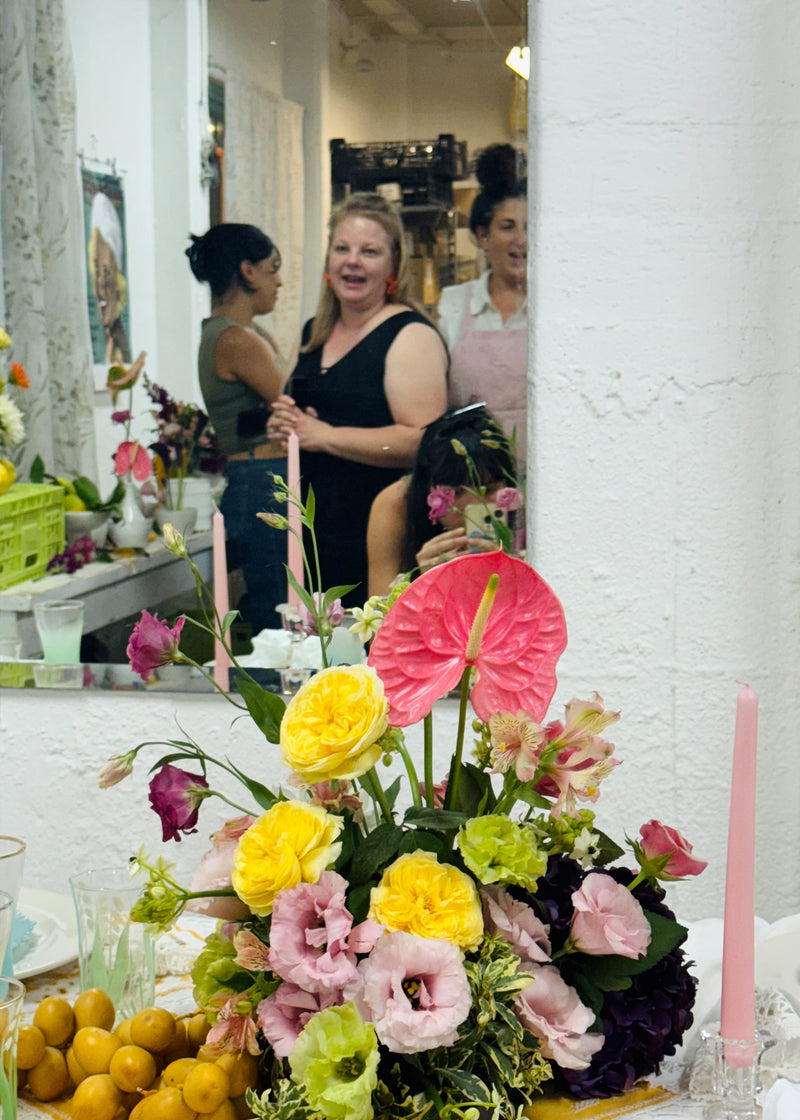 סדנת שזירת פרחים לעיצוב שולחן וואו | ביני בוקה + קרן שביט