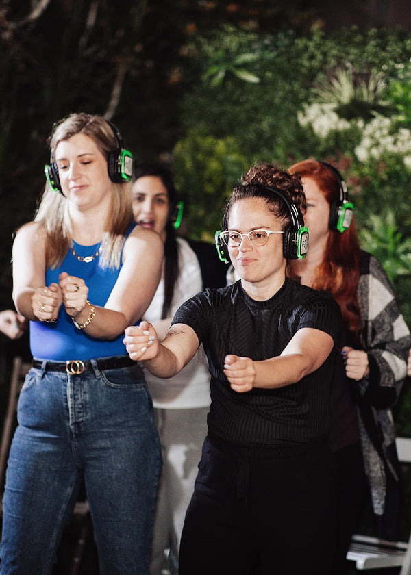 מסיבת אוזניות נודדת בשדות עם גרוביט | פעילות באסם