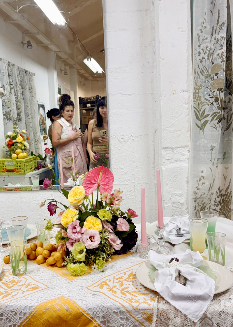 סדנת שזירת פרחים לעיצוב שולחן וואו | ביני בוקה + קרן שביט