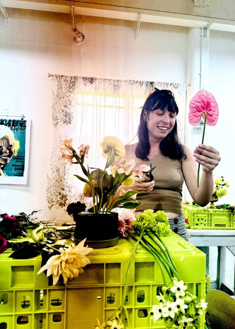 סדנת שזירת פרחים לעיצוב שולחן וואו | ביני בוקה + קרן שביט